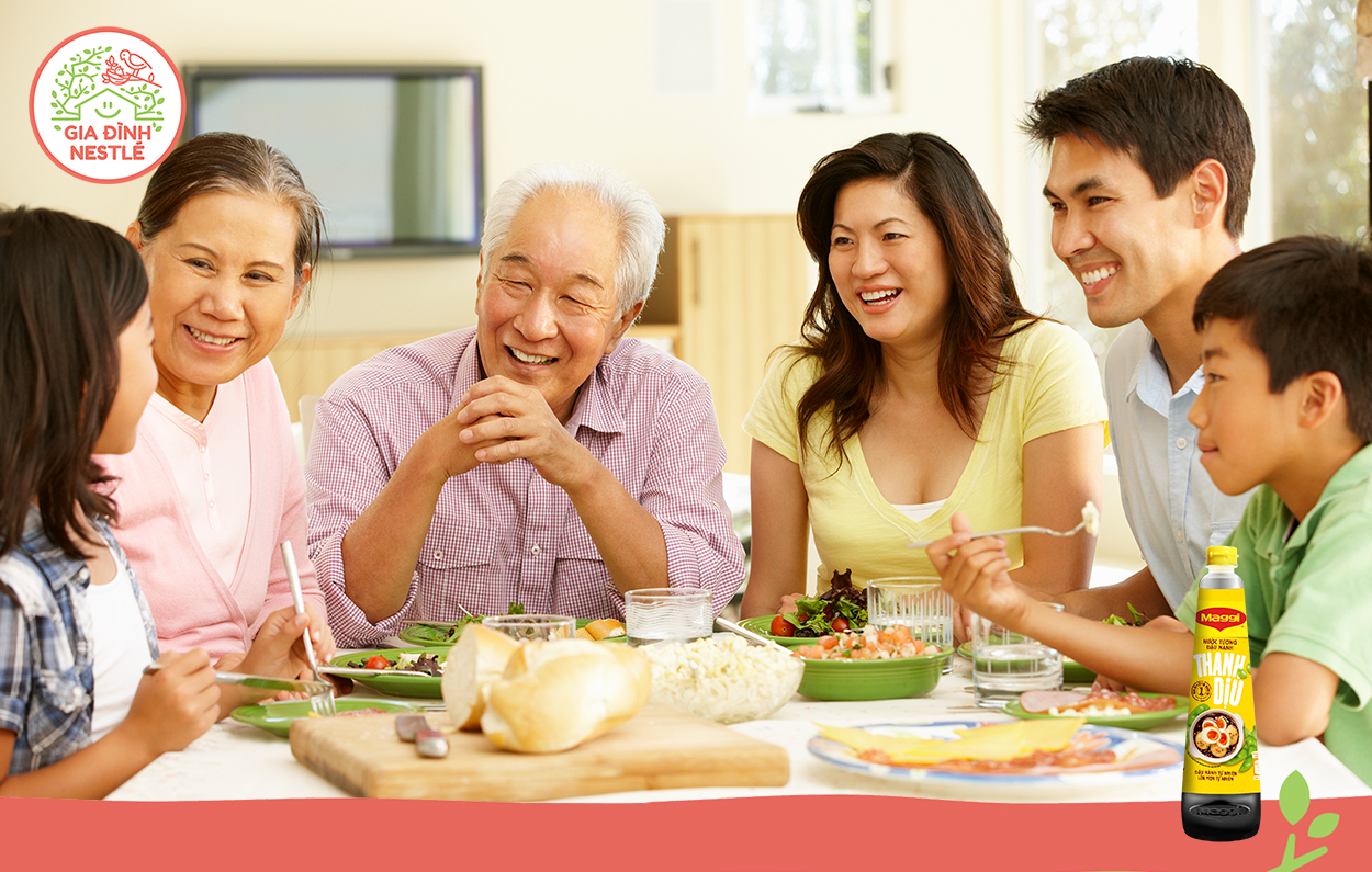 Chăm sóc sức khoẻ người cao tuổi từ những bữa ăn nhà vui khoẻ, giảm muối và thanh nhẹ với Nước tương MAGGI Đậu Nành Thanh Dịu