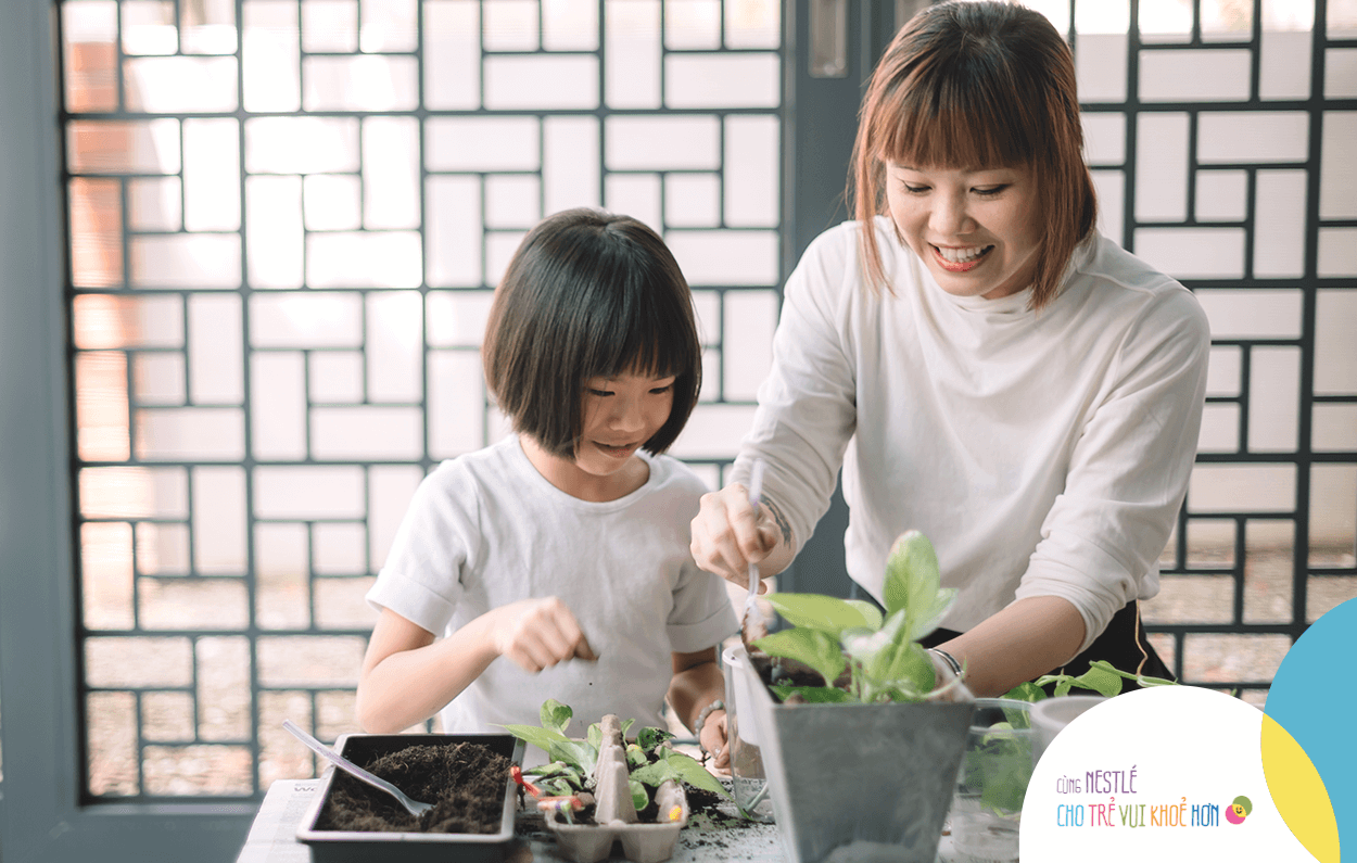 Trồng cây là hoạt động siêu bổ ích giúp bé yêu học hỏi được nhiều điều